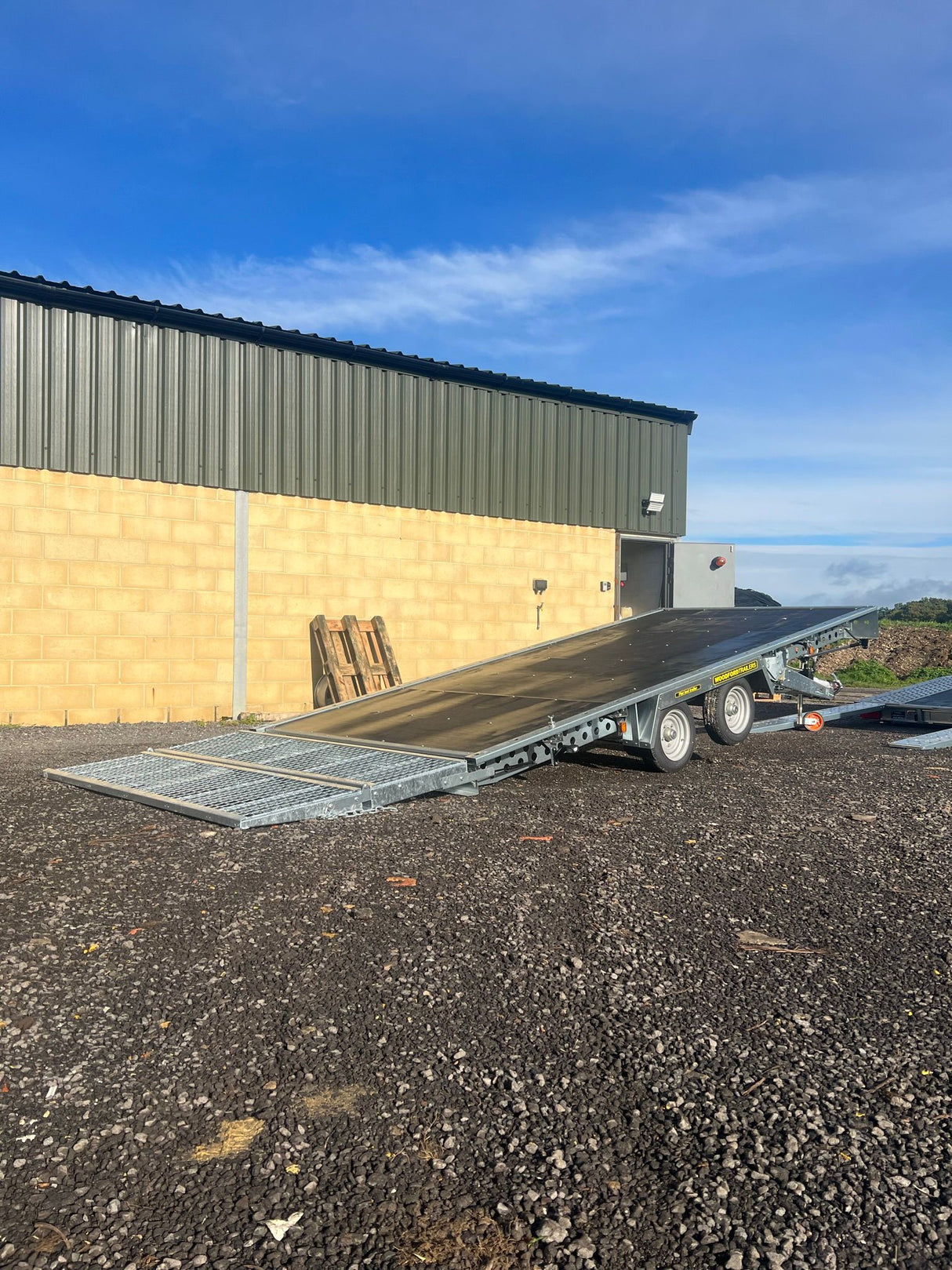 Car Transporter Flat Bed Tilt Bed Trailer Hire
