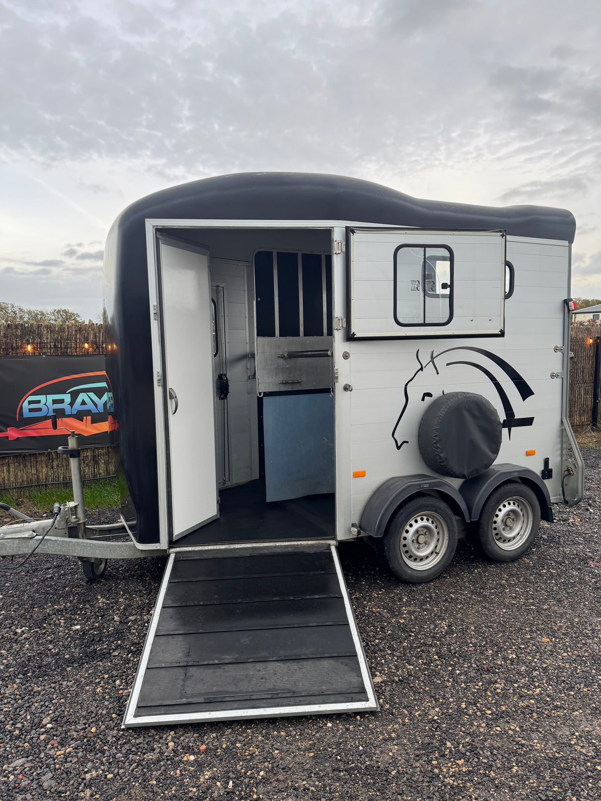 Cheval Liberte Touring Country With Tack Room Horse Box Trailer
