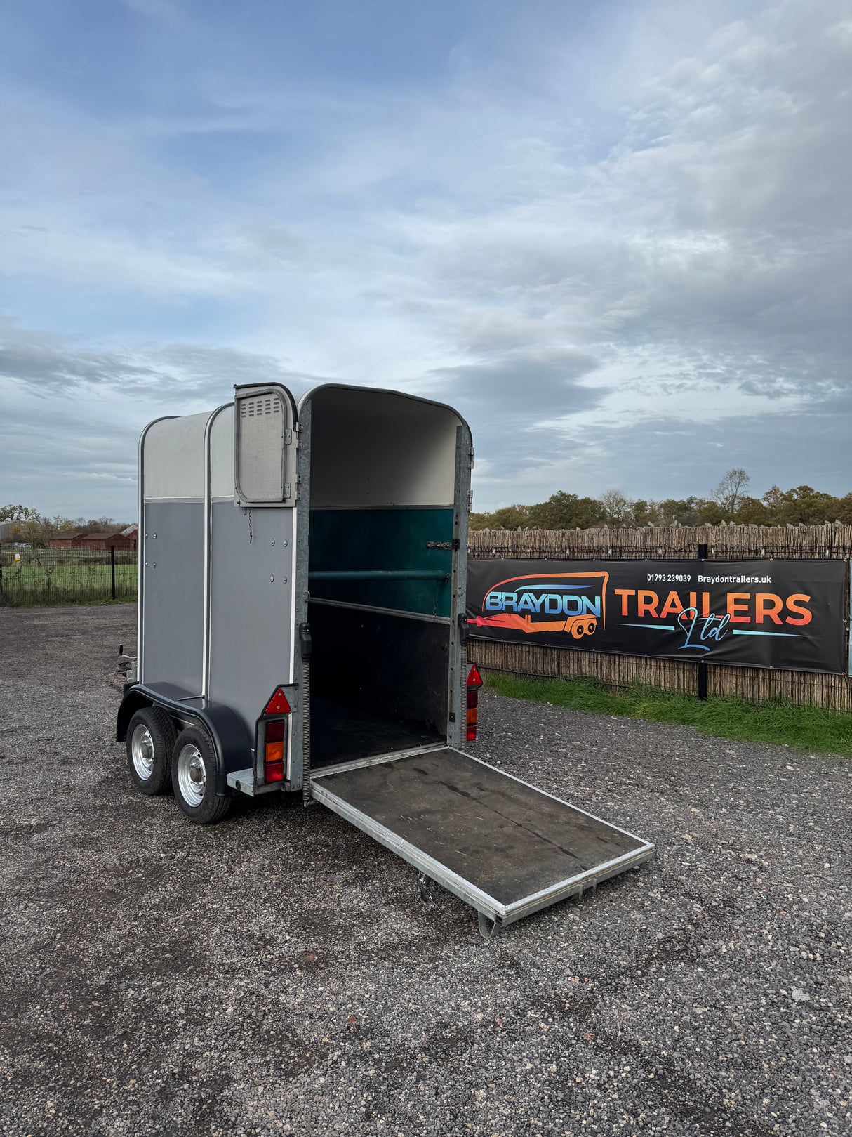 Ifor Williams HB401 Mare & Foal Horse Box Trailer