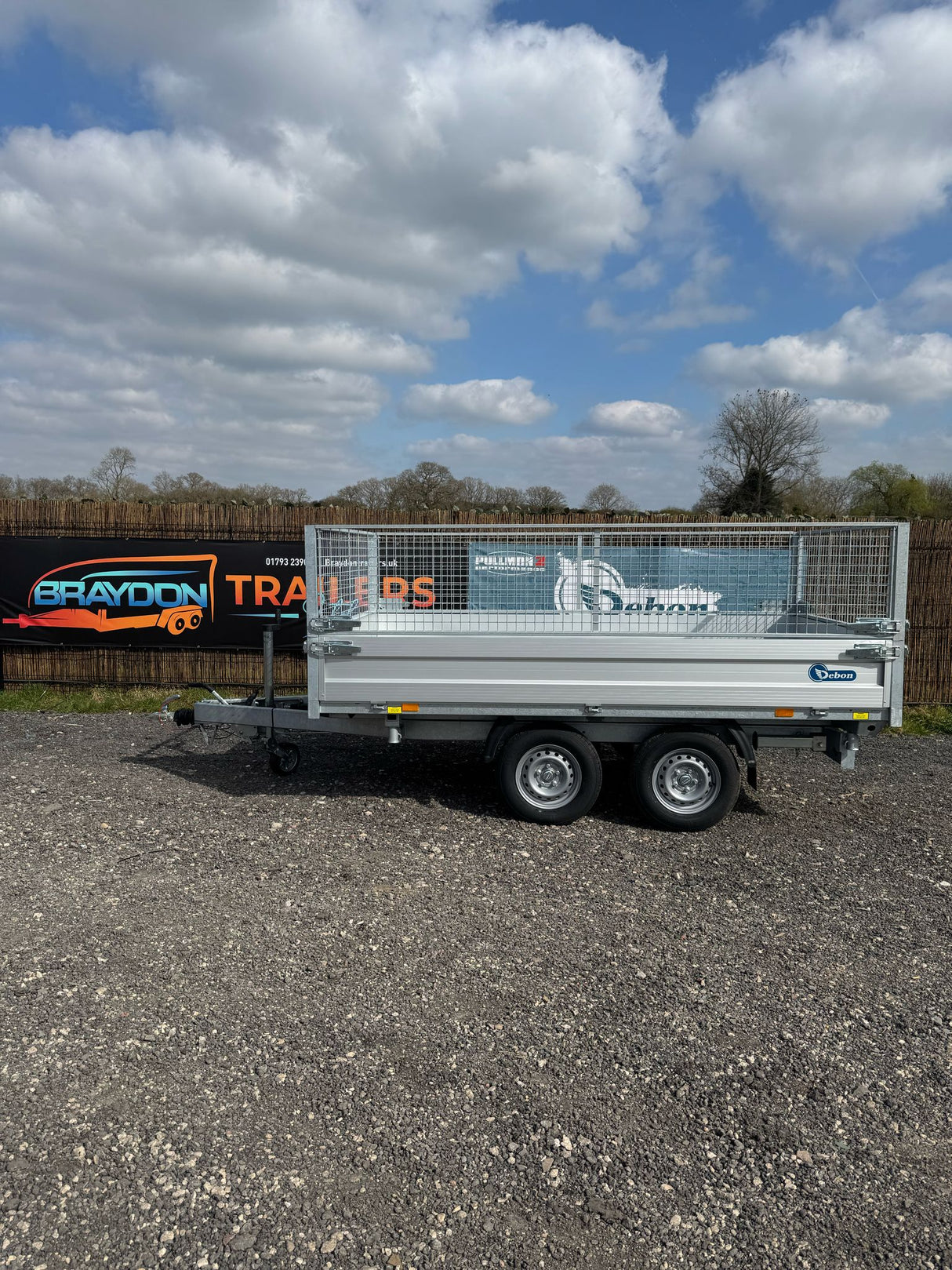 Debon Tipper Trailer PW2.4 Twin Axle 3 Way Electric / Manual Tipper 2600kg MGW