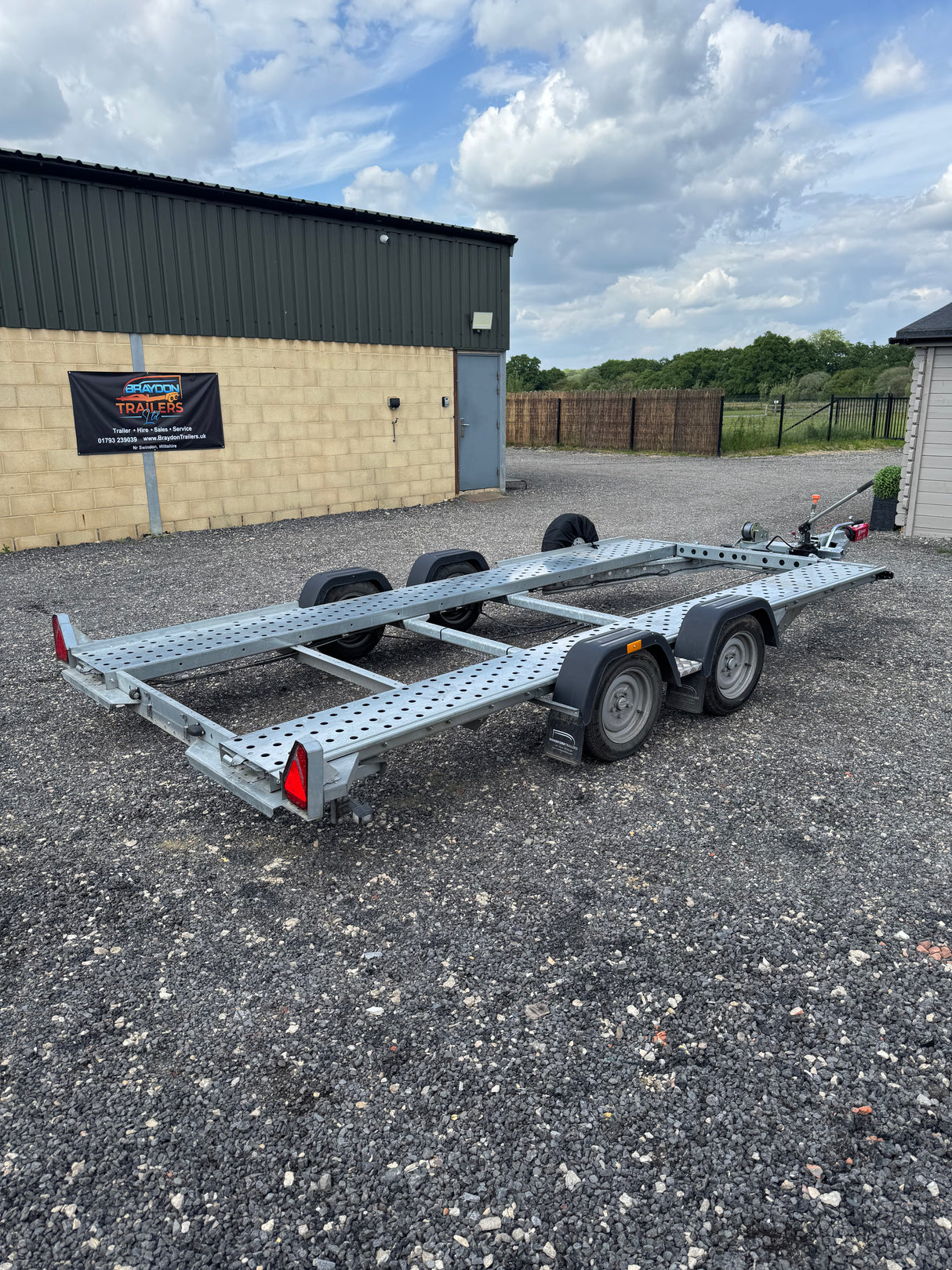 Car Transporter Flat Bed Tilt Bed Trailer Hire