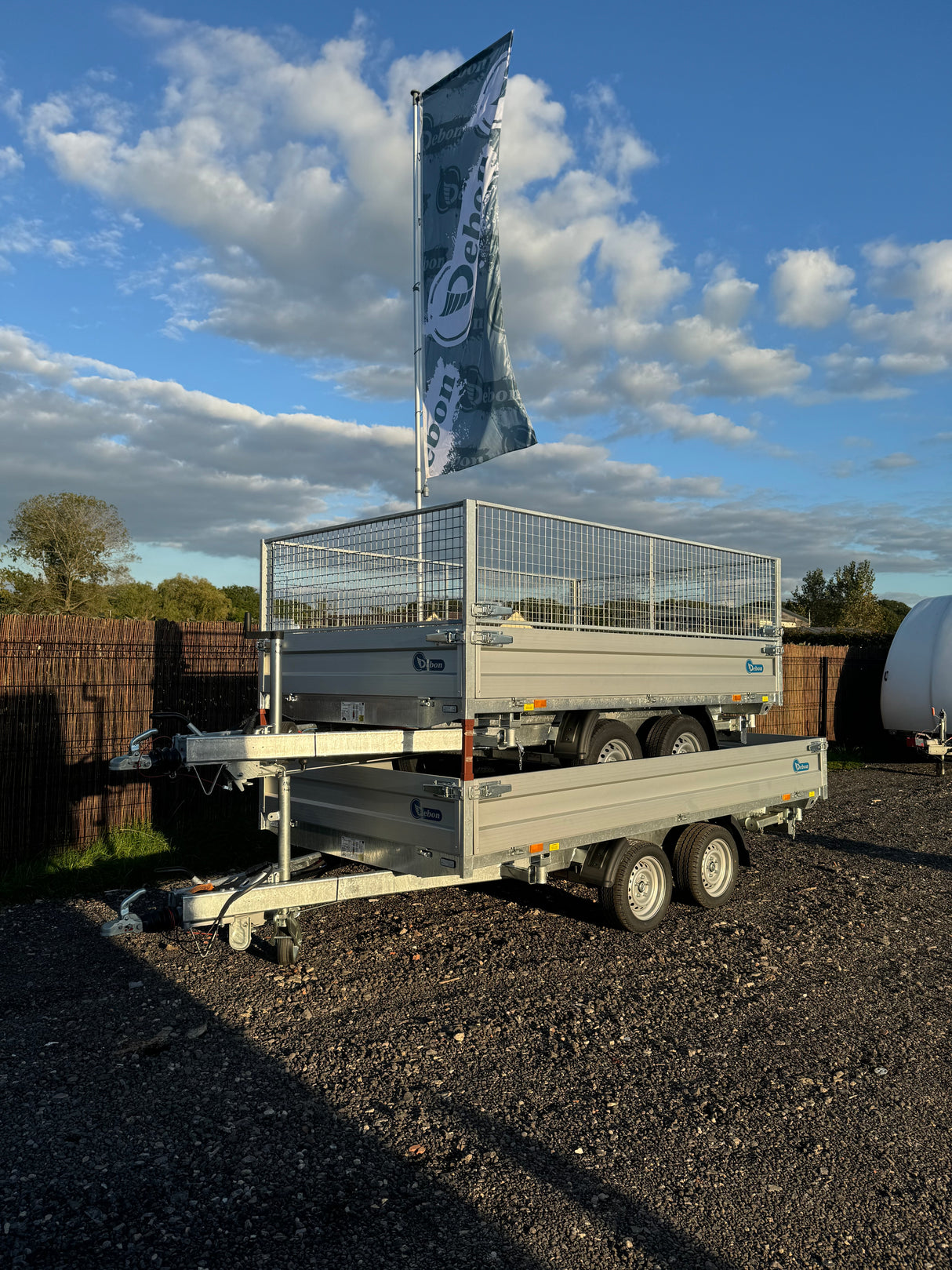 Debon Tipper Trailer PW2.4 Twin Axle 3 Way Electric / Manual Tipper 2600kg MGW