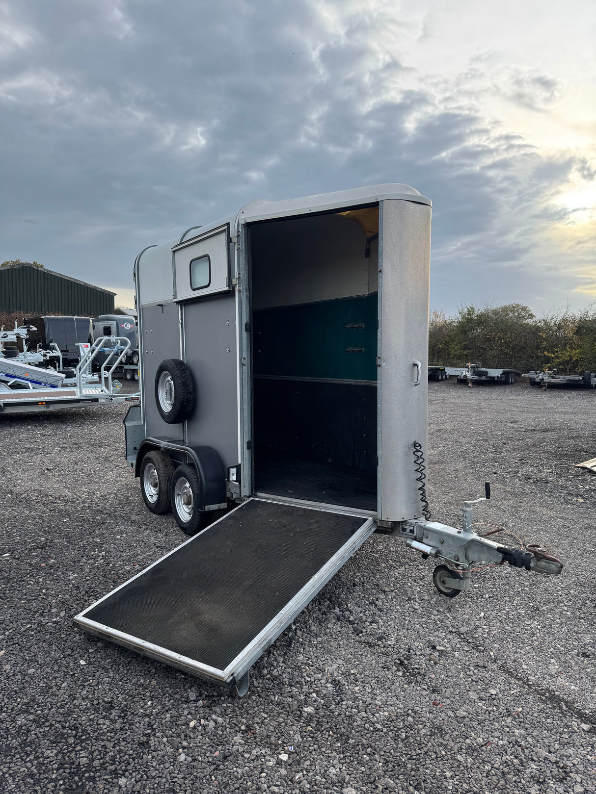 Ifor Williams HB401 Mare & Foal Horse Box Trailer