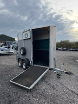 Ifor Williams HB401 Mare & Foal Horse Box Trailer