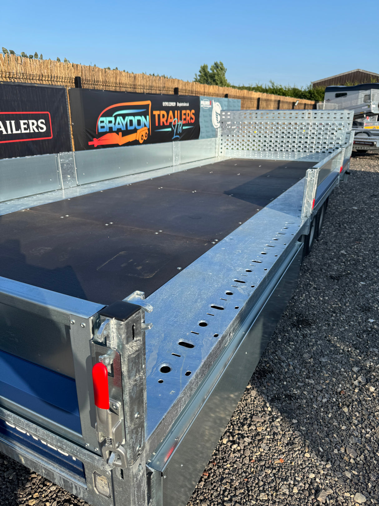 Brian James Connect Flatbed Trailer – 5.5m x 2.1m | 3.5T | Triple Axle | 10” Wheels 476-5521-35-3-10