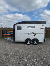 Cheval Liberte MAXI 2 Diagonal Loading Large Double Horse Trailer Herringbone With Built-in Tack Room