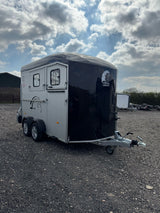 Cheval Liberte MAXI 2 Diagonal Loading Large Double Horse Trailer Herringbone With Built-in Tack Room