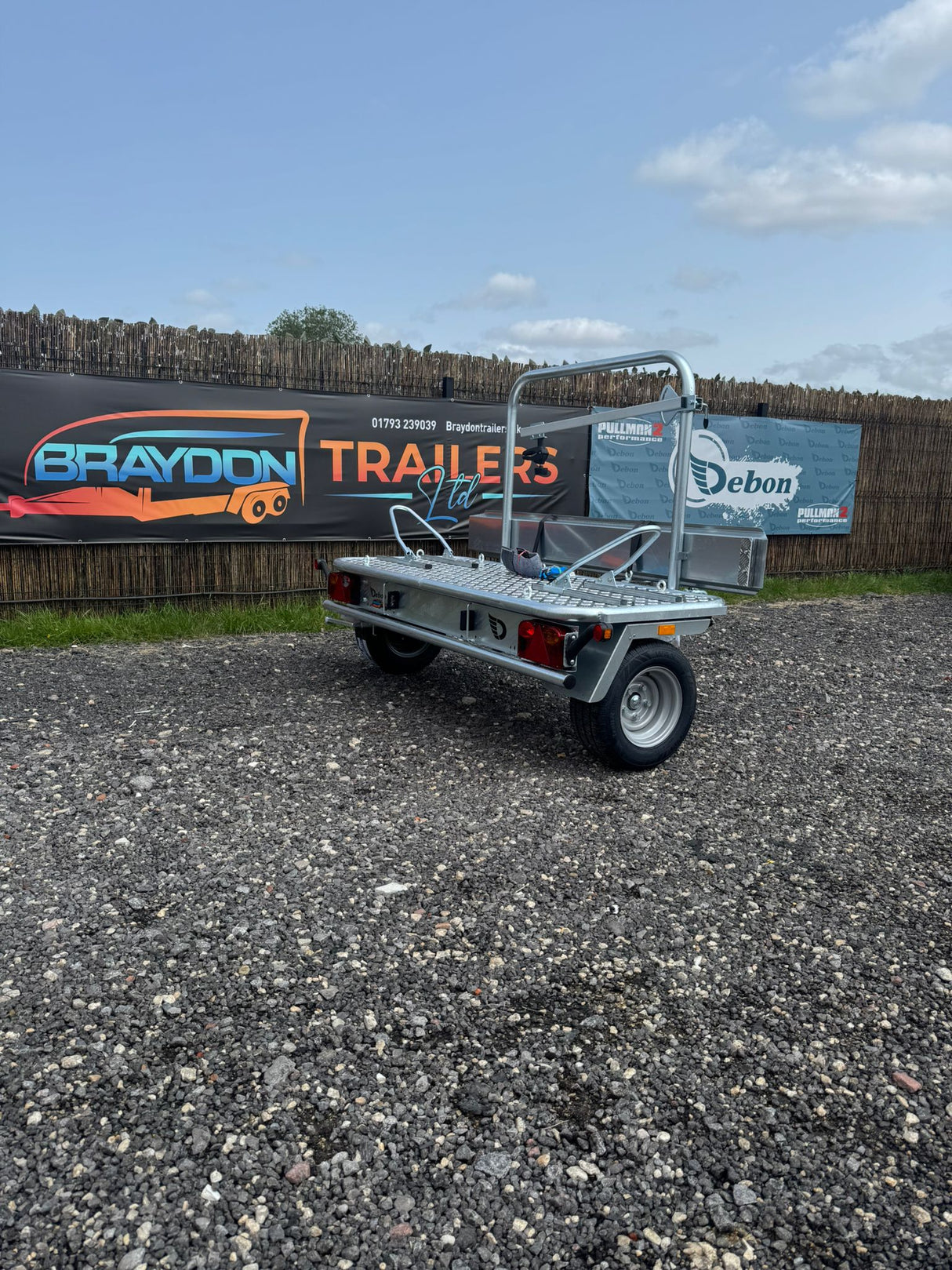 Debon Moto Compact Transverse Motorcycle Trailer