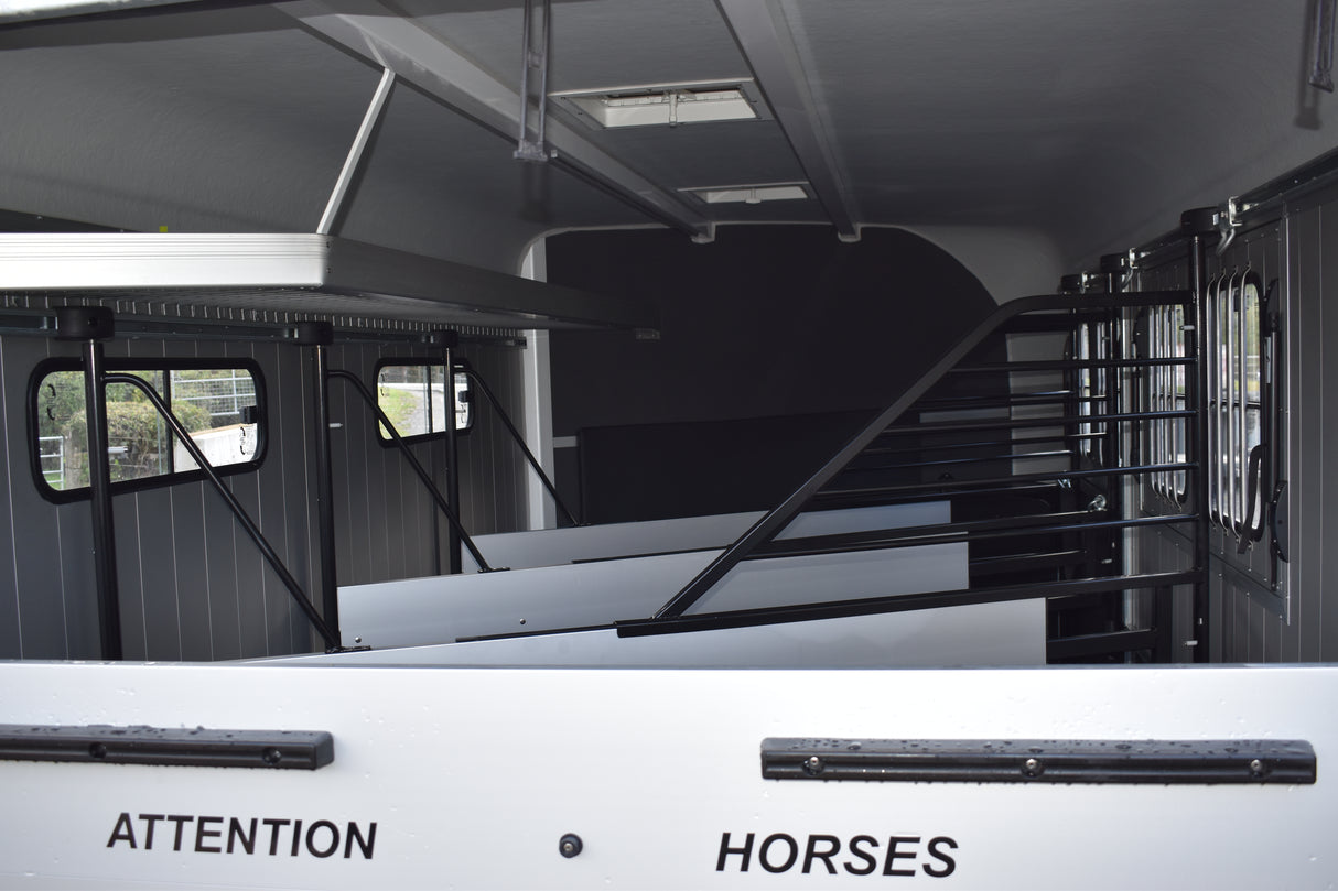 Cheval Liberte MAXI 4 Diagonal Loading Large Horse Trailer Herringbone With Built-in Tack Room