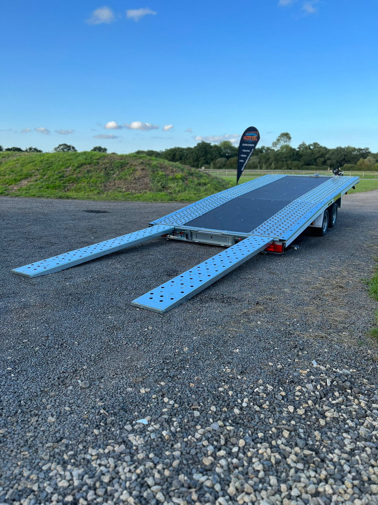 Car Transporter Flat Bed Tilt Bed Trailer Hire