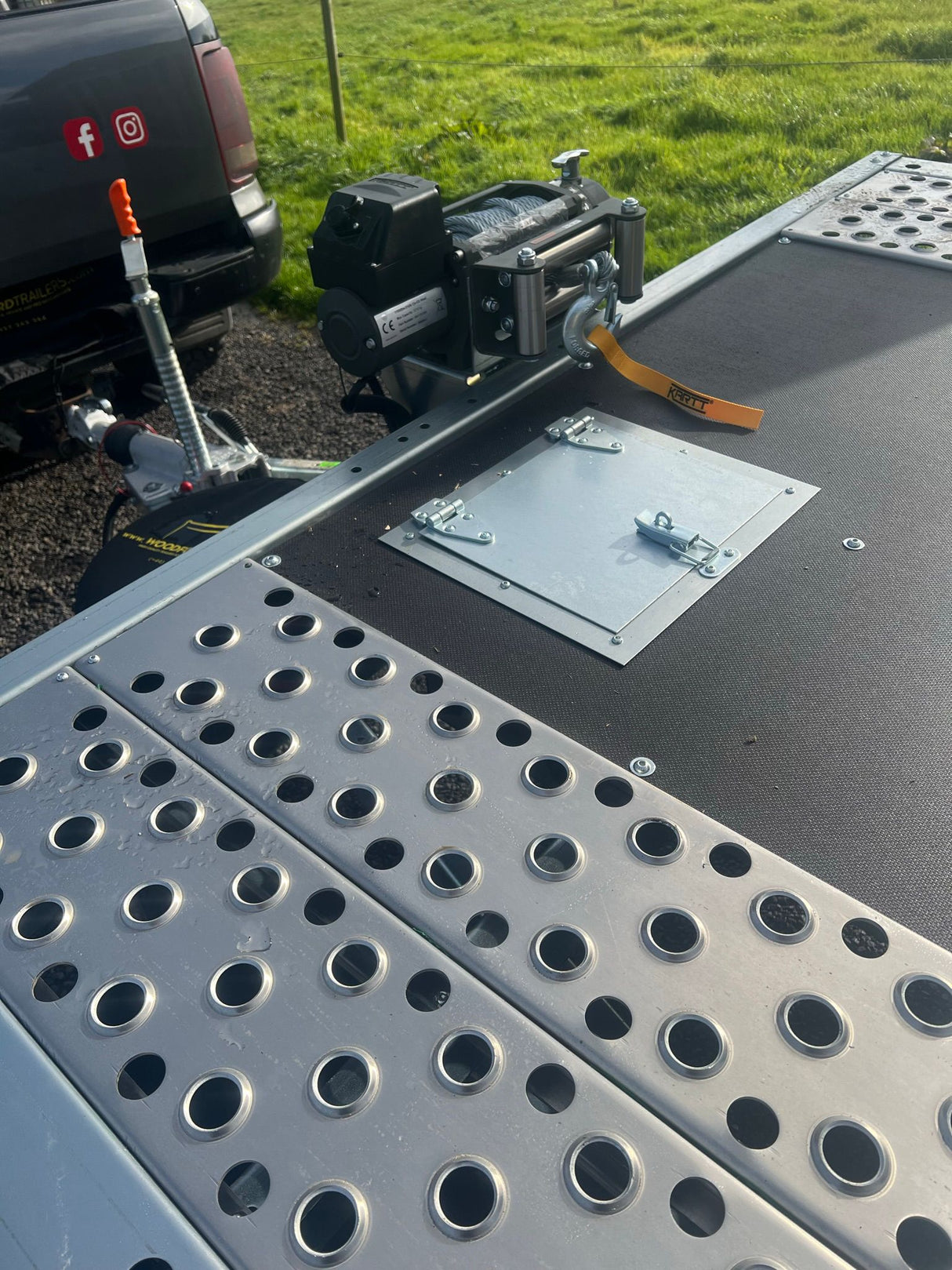 Woodford Auto Cruiser AC1835003 18’x7’3″ 5500 x 2220mm 3500kg Tilt Bed Car Transporter Trailer With Electric Winch